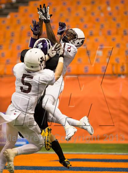 Thumbnail 1 in Aquinas vs. Monroe-Woodbury (NYSPHSAA Class AA Final) photogallery.