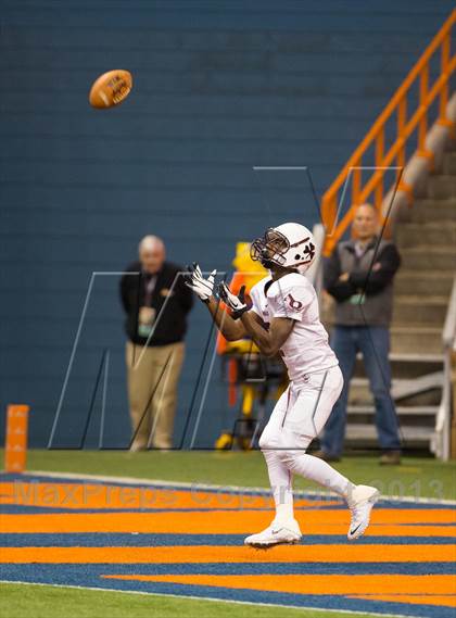 Thumbnail 2 in Aquinas vs. Monroe-Woodbury (NYSPHSAA Class AA Final) photogallery.