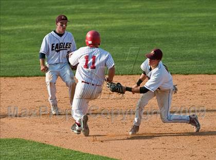 Thumbnail 2 in St. John's vs. Boston College High (MIAA D1 State Final) photogallery.
