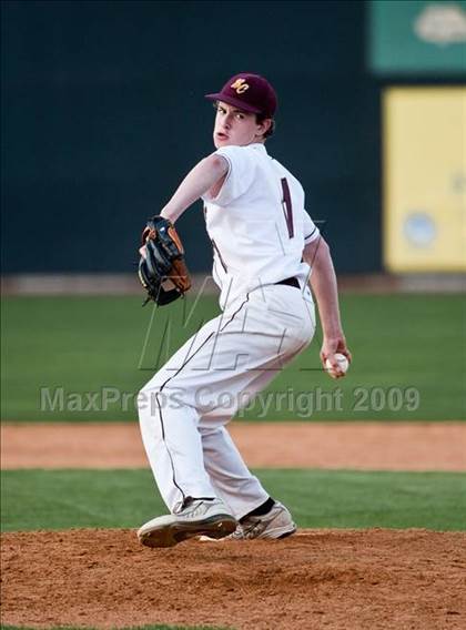 Thumbnail 1 in St. John's vs. Boston College High (MIAA D1 State Final) photogallery.