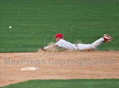 Thumbnail 2 in St. John's vs. Boston College High (MIAA D1 State Final) photogallery.