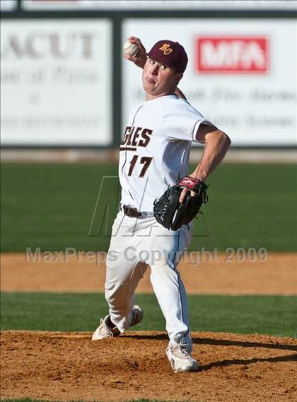 Thumbnail 3 in St. John's vs. Boston College High (MIAA D1 State Final) photogallery.