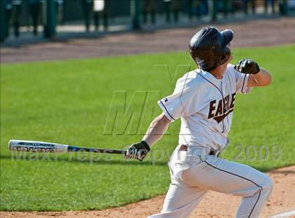 Thumbnail 3 in St. John's vs. Boston College High (MIAA D1 State Final) photogallery.
