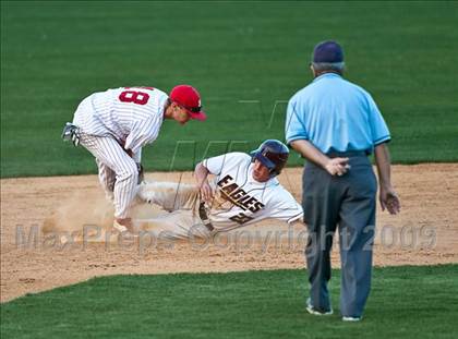 Thumbnail 2 in St. John's vs. Boston College High (MIAA D1 State Final) photogallery.