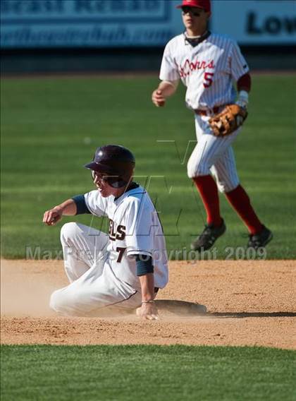 Thumbnail 3 in St. John's vs. Boston College High (MIAA D1 State Final) photogallery.