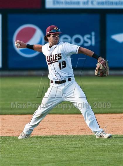 Thumbnail 3 in St. John's vs. Boston College High (MIAA D1 State Final) photogallery.