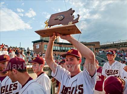 Thumbnail 2 in St. John's vs. Boston College High (MIAA D1 State Final) photogallery.