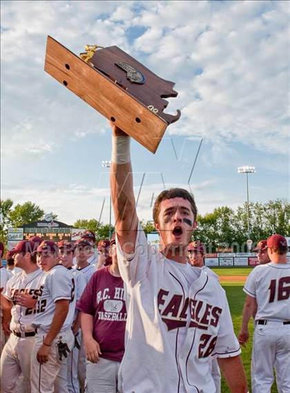 Thumbnail 2 in St. John's vs. Boston College High (MIAA D1 State Final) photogallery.