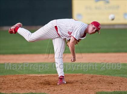 Thumbnail 2 in St. John's vs. Boston College High (MIAA D1 State Final) photogallery.