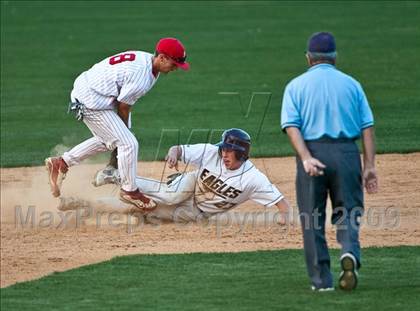 Thumbnail 3 in St. John's vs. Boston College High (MIAA D1 State Final) photogallery.