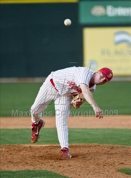 Thumbnail 2 in St. John's vs. Boston College High (MIAA D1 State Final) photogallery.