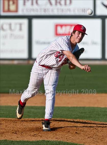 Thumbnail 3 in St. John's vs. Boston College High (MIAA D1 State Final) photogallery.