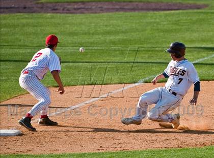 Thumbnail 2 in St. John's vs. Boston College High (MIAA D1 State Final) photogallery.