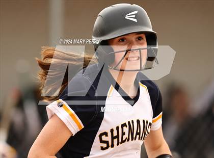 Thumbnail 1 in Shenango @ Laurel photogallery.