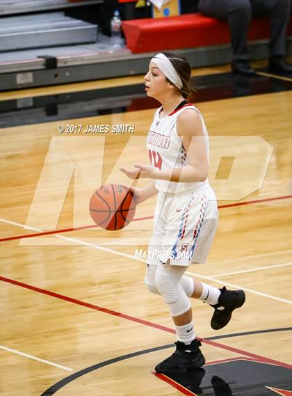 Thumbnail 3 in Cleveland vs. Sandia (Joe Armijo Basketball Classic @ Albuquerque Academy) photogallery.