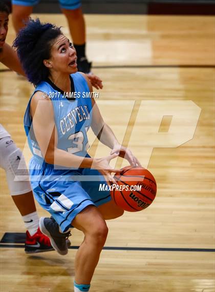 Thumbnail 3 in Cleveland vs. Sandia (Joe Armijo Basketball Classic @ Albuquerque Academy) photogallery.
