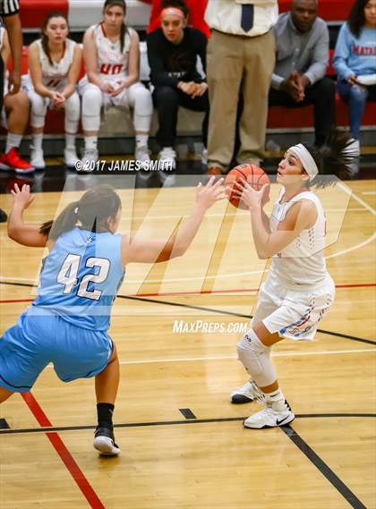 Thumbnail 2 in Cleveland vs. Sandia (Joe Armijo Basketball Classic @ Albuquerque Academy) photogallery.