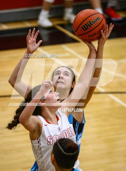 Thumbnail 1 in Cleveland vs. Sandia (Joe Armijo Basketball Classic @ Albuquerque Academy) photogallery.