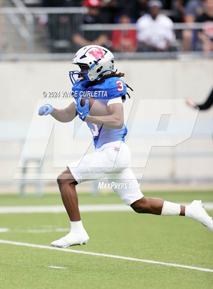 Thumbnail 2 in Westlake vs. North Shore (UIL 6A Football Semifinal Playoff) photogallery.