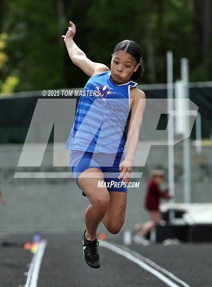 Thumbnail 1 in NCHSAA 4A West Regional (Long Jump) photogallery.