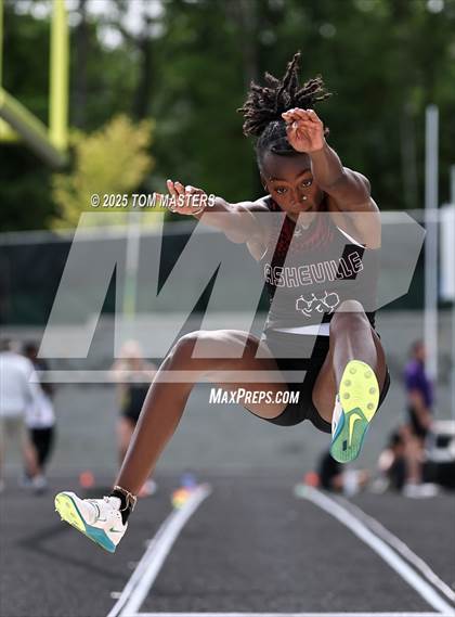 Thumbnail 3 in NCHSAA 4A West Regional (Long Jump) photogallery.