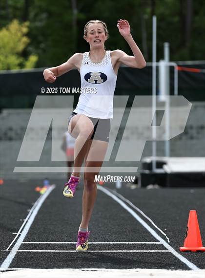 Thumbnail 1 in NCHSAA 4A West Regional (Long Jump) photogallery.