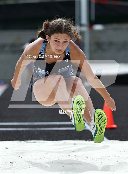 Thumbnail 2 in NCHSAA 4A West Regional (Long Jump) photogallery.