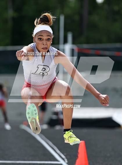 Thumbnail 3 in NCHSAA 4A West Regional (Long Jump) photogallery.