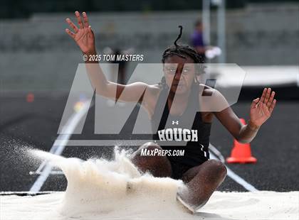 Thumbnail 2 in NCHSAA 4A West Regional (Long Jump) photogallery.