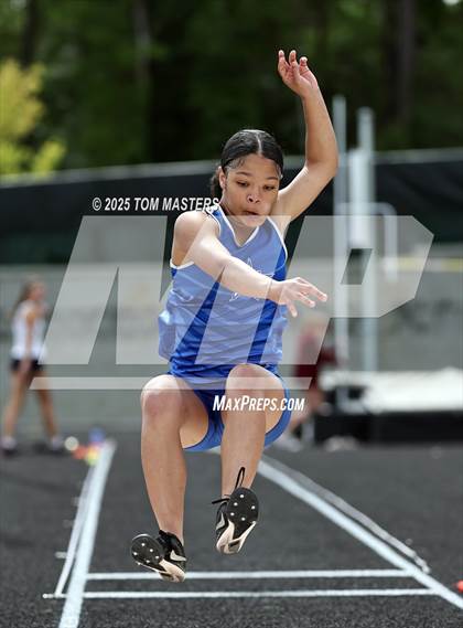 Thumbnail 1 in NCHSAA 4A West Regional (Long Jump) photogallery.