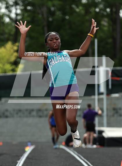 Thumbnail 1 in NCHSAA 4A West Regional (Long Jump) photogallery.