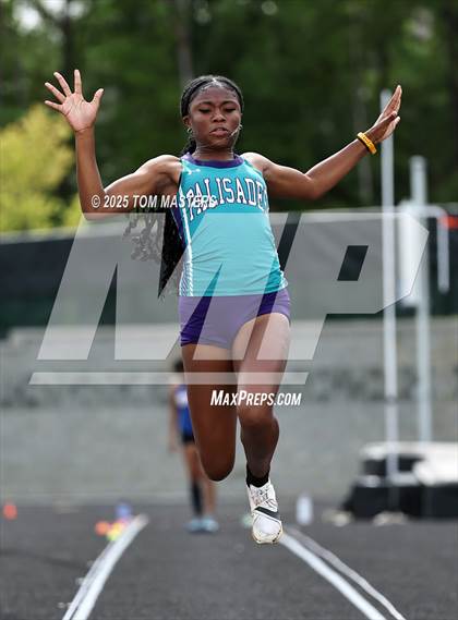 Thumbnail 2 in NCHSAA 4A West Regional (Long Jump) photogallery.