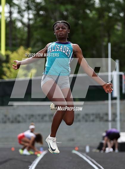 Thumbnail 2 in NCHSAA 4A West Regional (Long Jump) photogallery.