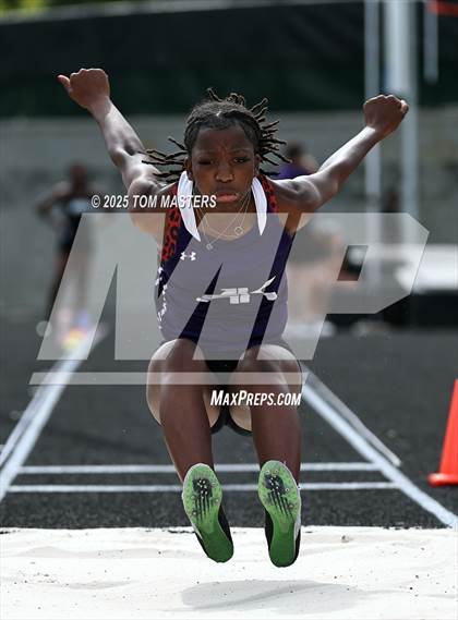 Thumbnail 1 in NCHSAA 4A West Regional (Long Jump) photogallery.