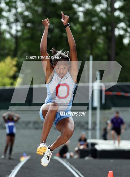 Thumbnail 1 in NCHSAA 4A West Regional (Long Jump) photogallery.
