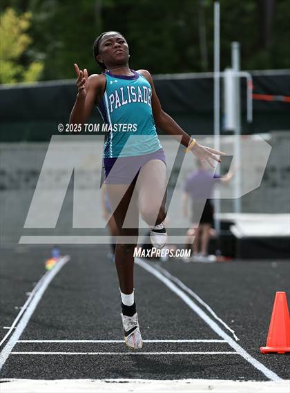 Thumbnail 3 in NCHSAA 4A West Regional (Long Jump) photogallery.
