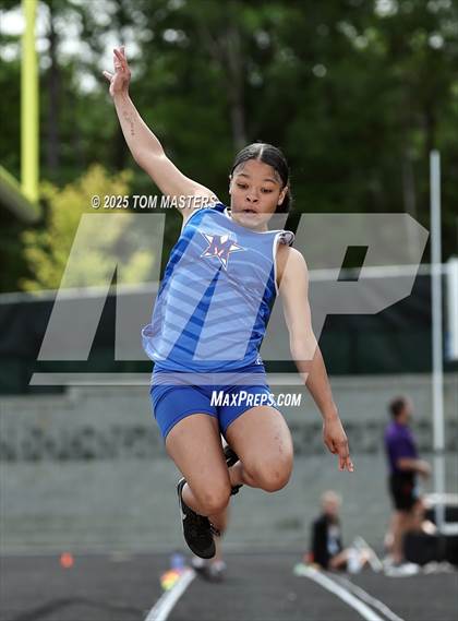 Thumbnail 2 in NCHSAA 4A West Regional (Long Jump) photogallery.