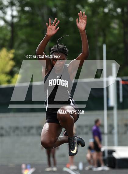 Thumbnail 2 in NCHSAA 4A West Regional (Long Jump) photogallery.