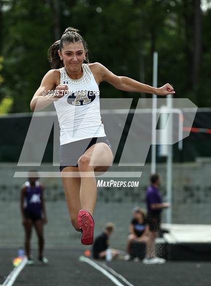 Thumbnail 2 in NCHSAA 4A West Regional (Long Jump) photogallery.