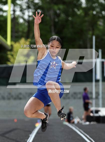 Thumbnail 3 in NCHSAA 4A West Regional (Long Jump) photogallery.