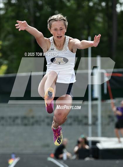 Thumbnail 2 in NCHSAA 4A West Regional (Long Jump) photogallery.