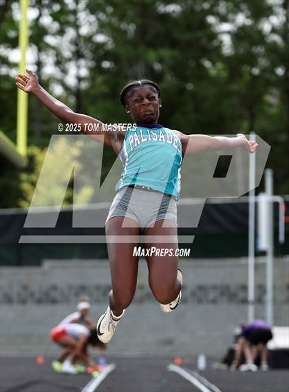 Thumbnail 3 in NCHSAA 4A West Regional (Long Jump) photogallery.