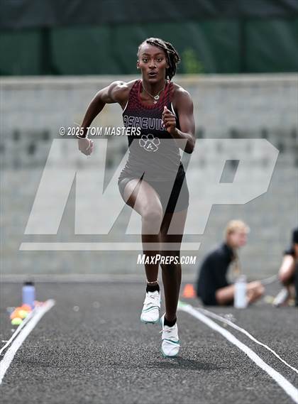 Thumbnail 3 in NCHSAA 4A West Regional (Long Jump) photogallery.