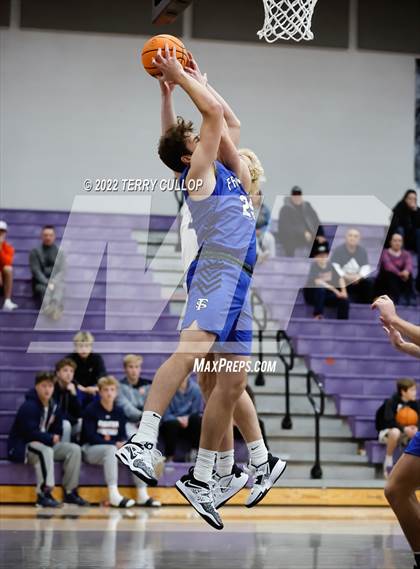 Thumbnail 2 in Fremont @ Riverton photogallery.