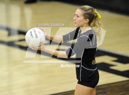 Thumbnail 2 in Los Alamitos @ Foothill (CIF State D1 Regional Semifinal) photogallery.