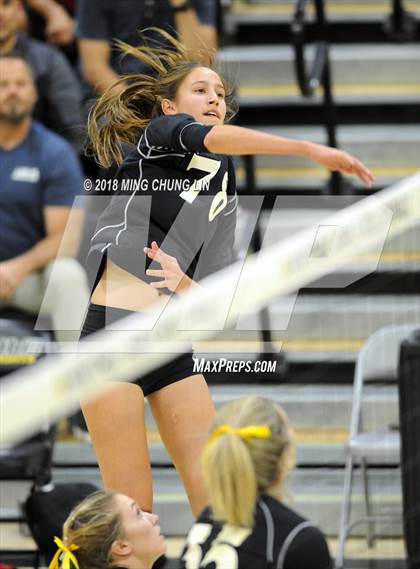 Thumbnail 2 in Los Alamitos @ Foothill (CIF State D1 Regional Semifinal) photogallery.