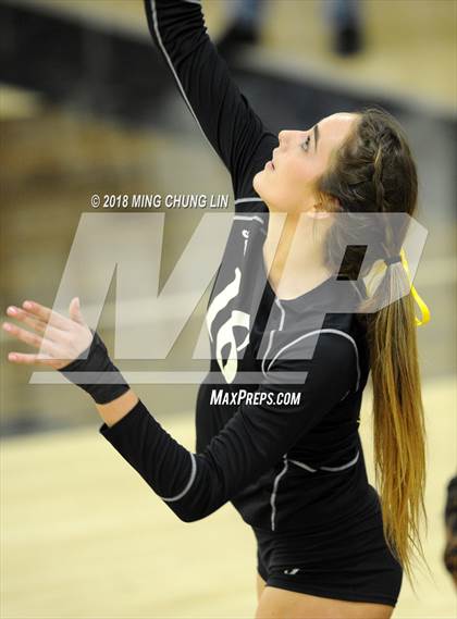Thumbnail 2 in Los Alamitos @ Foothill (CIF State D1 Regional Semifinal) photogallery.
