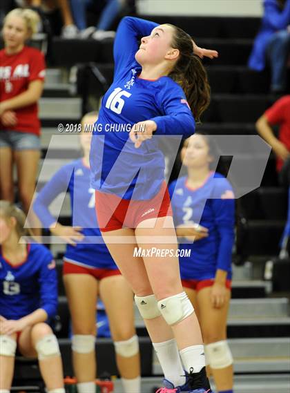 Thumbnail 3 in Los Alamitos @ Foothill (CIF State D1 Regional Semifinal) photogallery.