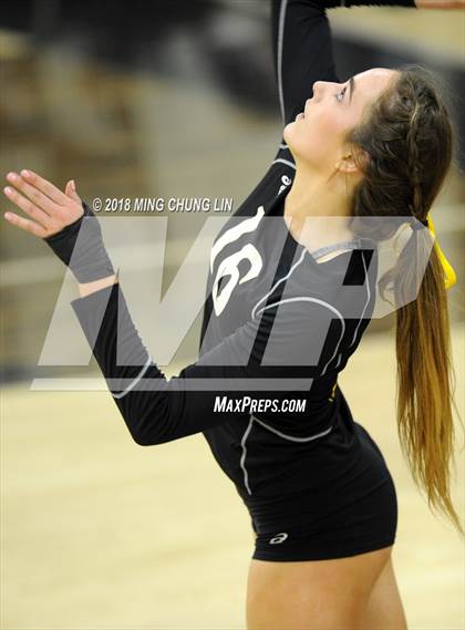 Thumbnail 1 in Los Alamitos @ Foothill (CIF State D1 Regional Semifinal) photogallery.