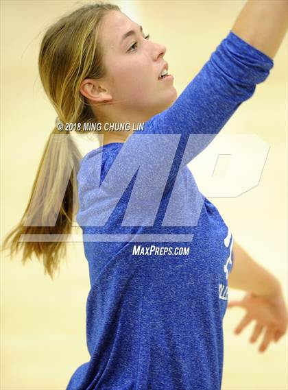 Thumbnail 2 in Los Alamitos @ Foothill (CIF State D1 Regional Semifinal) photogallery.